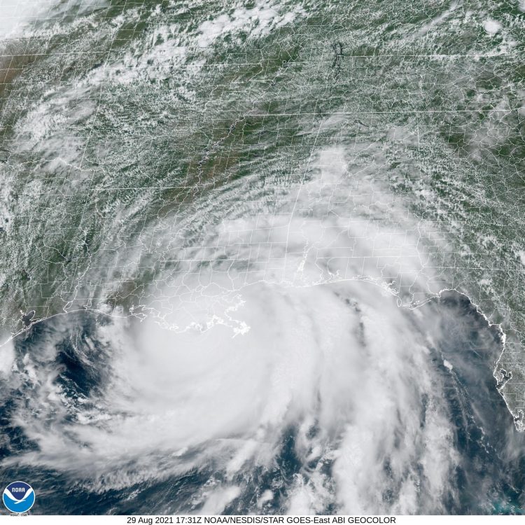Imagen satelital del huracán Ida, cedida este 29 de agosto de 2021 por la Oficina Nacional de Administración Oceánica y Atmosférica de Estados Unidos (NOAA), a través del Centro Nacional de Huracanes (NHC). EFE/NOAA