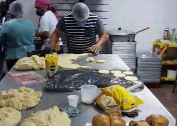 Vecinos de la Palmita llevaron 522 arepas a funcionarios voluntarios en el Mocotíes