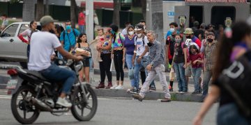 Trabajadores venezolanos piden incluir temas sociales en la negociación