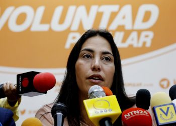 La oposición venezolana rechaza las acusaciones contra un político acogido en la Embajada chilena