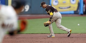 5-4. El venezolano Flores pega cuadrangular en el triunfo de los Gigantes