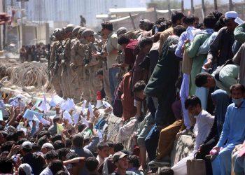 La UE insiste en crear vías seguras hasta el aeropuerto de Kabul tras el atentado