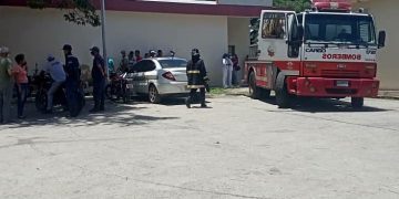 Mueren dos hombres al caer de antena.