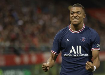Mbappé se queda en el PSG