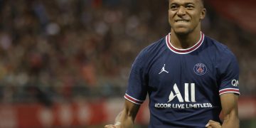 Mbappé se queda en el PSG