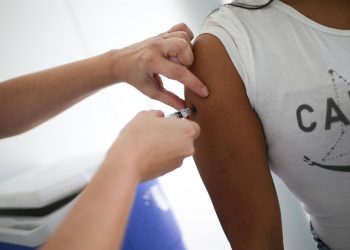 Las vacunas de la covid no causan infertilidad ni femenina ni masculina