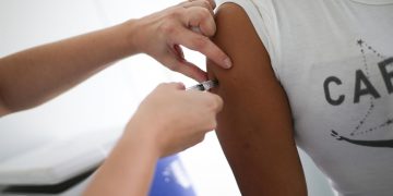 Las vacunas de la covid no causan infertilidad ni femenina ni masculina