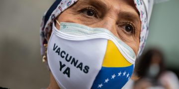 Venezuela realiza un estudio para medir los contagios de covid-19 en sitios cerrados