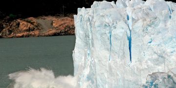 Los glaciares han perdido hielo en todas las regiones polares desde el 2000