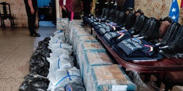 Bomberos de San Cristóbal recibe dotación completa  de uniformes