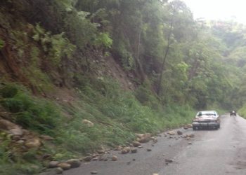 Sigue «alerta roja» por las fuertes lluvias