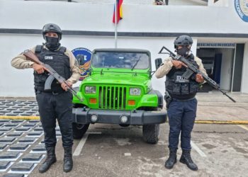 PNB detuvo a dos personas con 200 paquetes de presunta cocaína