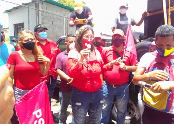 Sonia Silva se inscribió en la Junta Electoral del municipio Rafael Rangel al ritmo de tambores