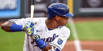 Salvador Pérez pegó el cuadrangular 42 y quedó a cuatro de superar la marca para un receptor