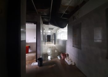 Dentro de la Unidad de Nefrología del HC de San Cristóbal se llueve más que afuera