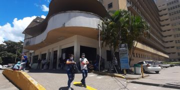 Desinfectan área UCI Covid del HC de San Cristóbal ante la presencia de pulgas