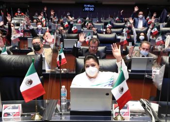 El Senado mexicano avala la consulta sobre la revocación de mandato del presidente