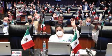 El Senado mexicano avala la consulta sobre la revocación de mandato del presidente