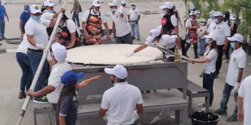 Hacen en Portuguesa «La Mamá» de las Arepas con 100 kilos de harina precocida