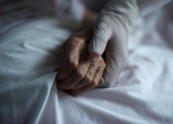La mortalidad por covid en los octogenarios sin vacunar es quince veces mayor