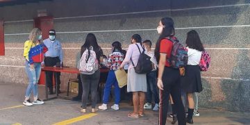 Más de 800 estudiantes tachirenses cruzan al Departamento Norte de Santander