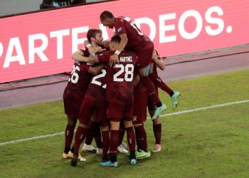 Venezuela, sumida en la incertidumbre, recibe a la Argentina campeona de América