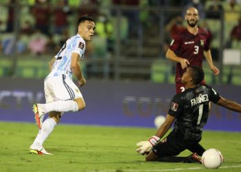 1-3. Argentina saca petróleo en Venezuela