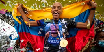 Yulimar Rojas celebra en Caracas su oro y plusmarca olímpica