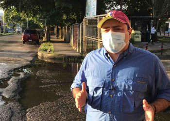 Fernando Andrade: “Hacen gastos extraordinarios inaugurando  bombillos mientras el Hospital Central se cae a pedazos”
