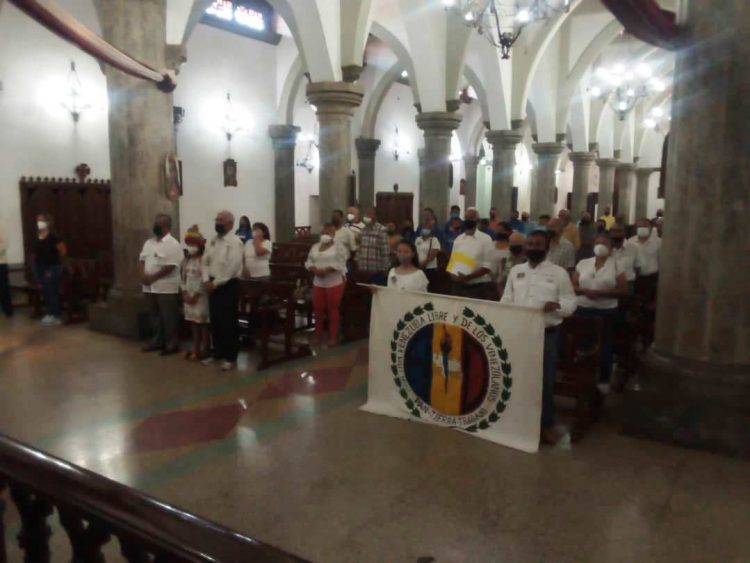Misa en Acción de Gracias en El Santuario San Alejo de Boconó a cargo del Padre Juan Carlos Mendoza.