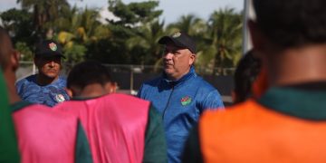 Nino Valencia le ganó este sábado el duelo de criollos a Fran Perlo en Panamá