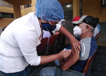 Con éxito se desarrolla vacunación masiva con Sputnik V