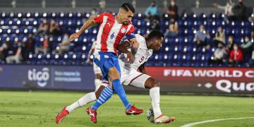 Venezuela cayó 2-1 ante Paraguay y cerró la triple fecha FIFA en blanco