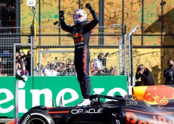 Max Verstappen profeta en su tierra y nuevo líder de mundial de F1