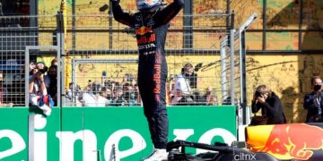 Max Verstappen profeta en su tierra y nuevo líder de mundial de F1