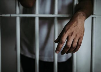 Preso aberrado que violó a trillizas de 13 años
