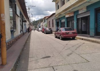 Comerciantes pagan hasta $15 por servicio de agua que no reciben