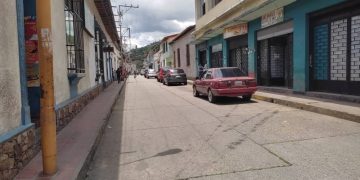 Comerciantes pagan hasta $15 por servicio de agua que no reciben