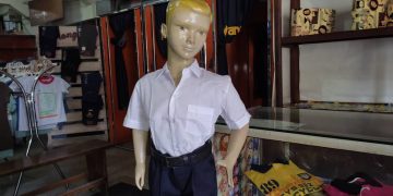 $80 mínimo gastarían padres para uniformar a sus hijos