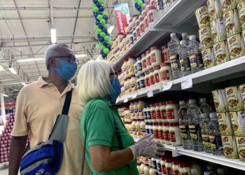 Boconeses gastan mínimo $30 sólo en víveres