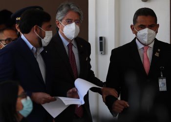 Lasso dice que su plan para los migrantes venezolanos busca incorporación social