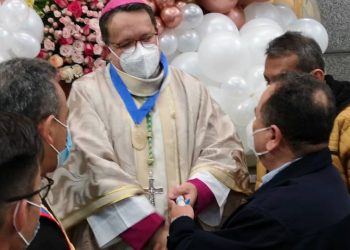 En el mes de IV aniversario de su Ordenación como Obispo Auxiliar, Monseñor Luis Enrique Rojas recibió Orden “16 de Septiembre” en su primera clase