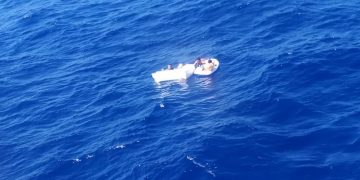 Rescatan a náufragos cerca de isla La Tortuga