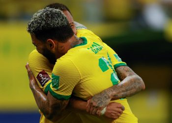 Resumen | Brasil mira más cerca a Catar y Paraguay se queda sin entrenador