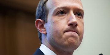 Zuckerberg pierde 5.900 millones de dólares tras la caída de Facebook