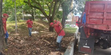 Silfredo Zambrano: promete rehabilitar zona comercial de Barrio Obrero en SC