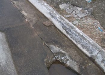 Panamericana | Bote de agua y basura en el sector La Venta de las Rurales de Betijoque