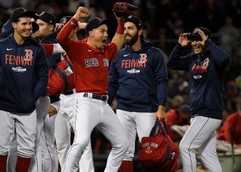 Medias Rojas eliminan a los Yankees y van por Tampa Bay