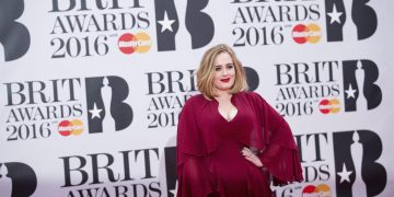 Adele regresa más «fuerte» con su primer sencillo en seis años