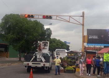 Mantenimiento preventivo y correctivo realiza la alcaldía de San Cristóbal en todas las intersecciones semaforizadas de la ciudad